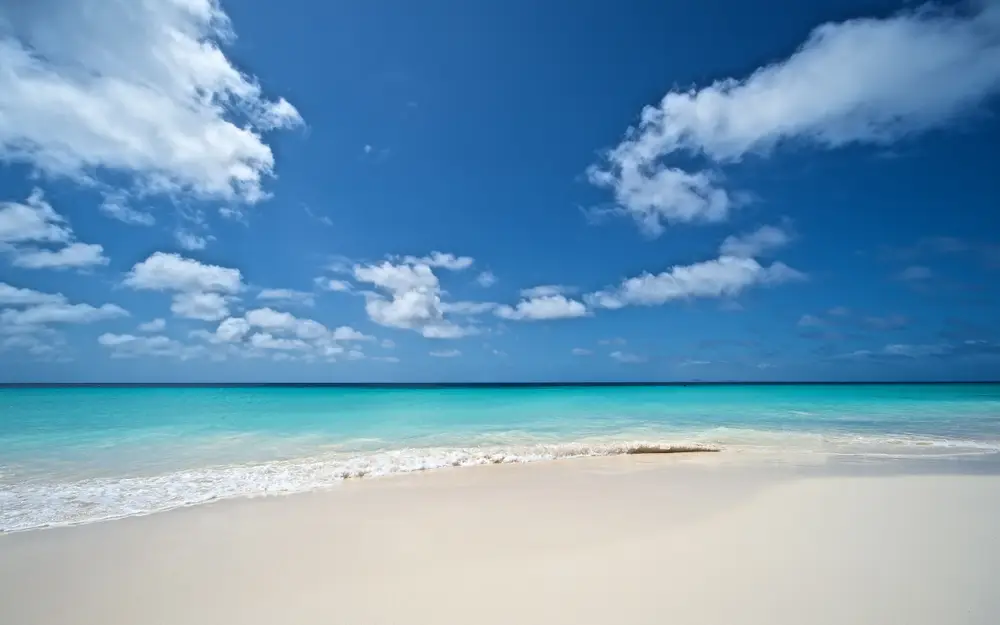 碧海蓝天白沙滩