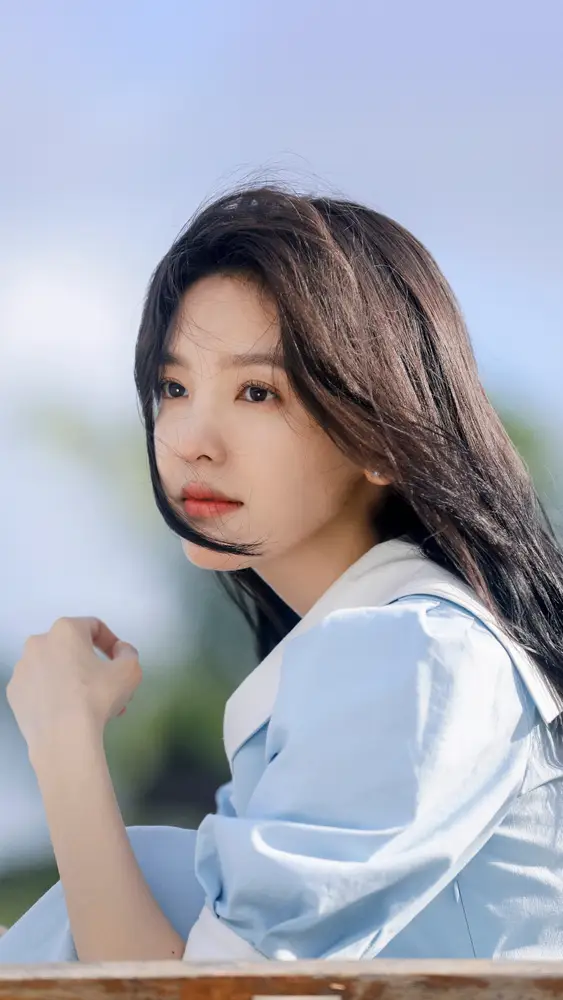 2160x3840 Mobile 人像摄影 Wallpaper - 清纯少女侧颜唯美特写