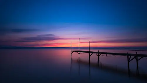 6144x3456 Desktop 自然风景 Wallpaper - 静谧湖畔暮色码头壁纸